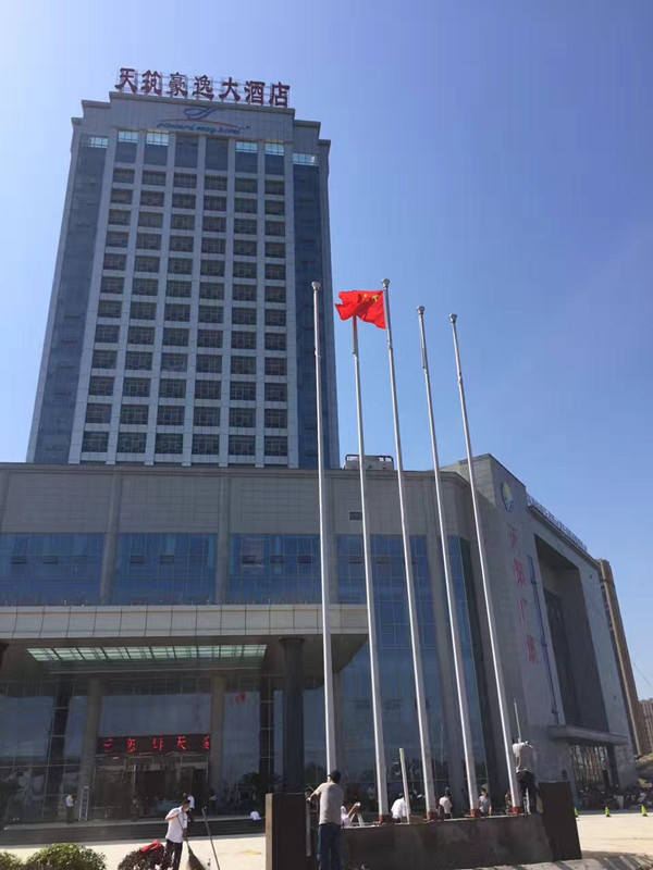 ��������������U